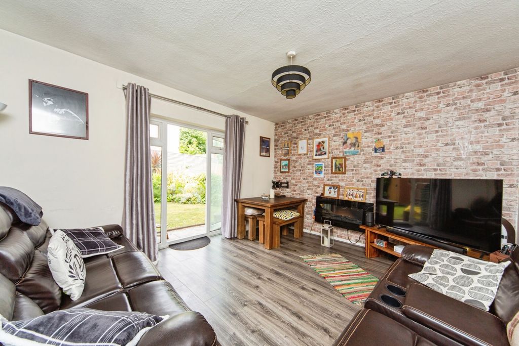 Property photo 3 of 20 Pbox-Img.Jpg