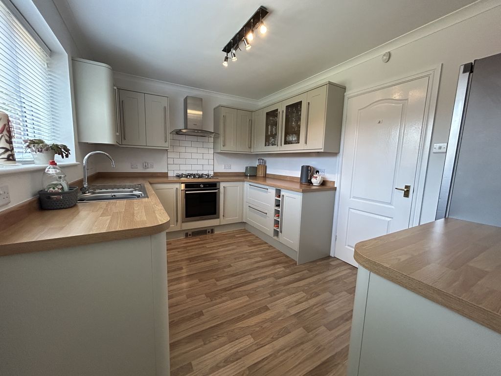 Property photo 3 of 17 Img_6190
