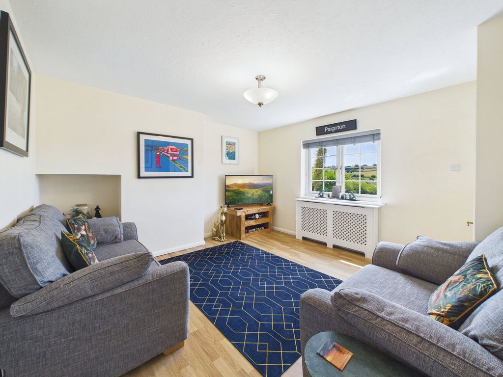 Property photo 3 of 25