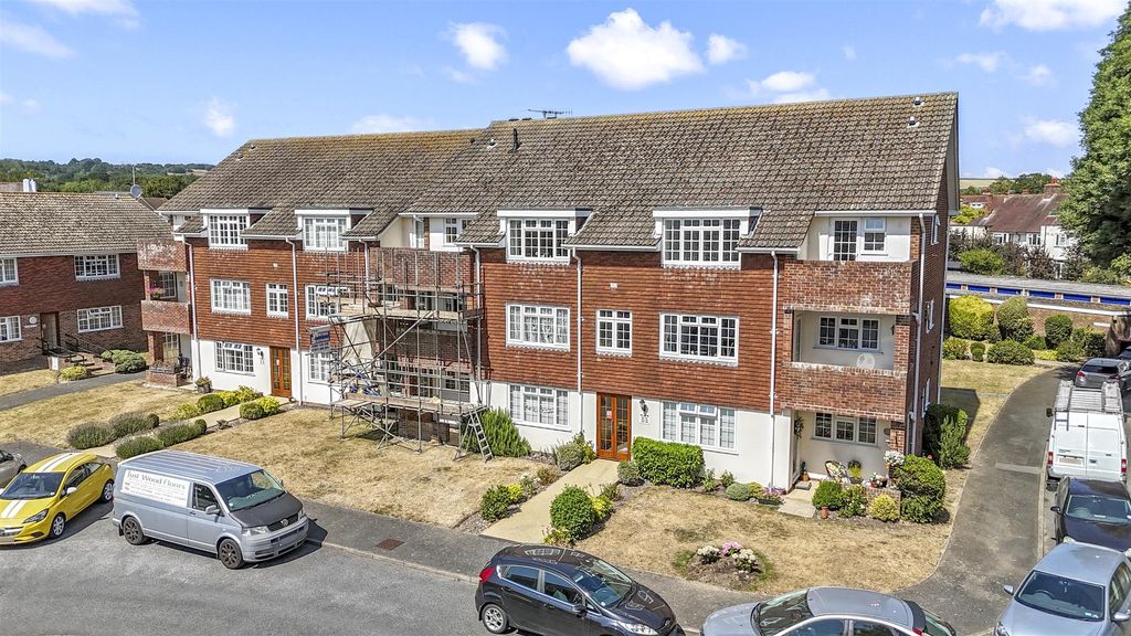 Property photo 1 of 15 46 Lamorna Grove-001.Jpg