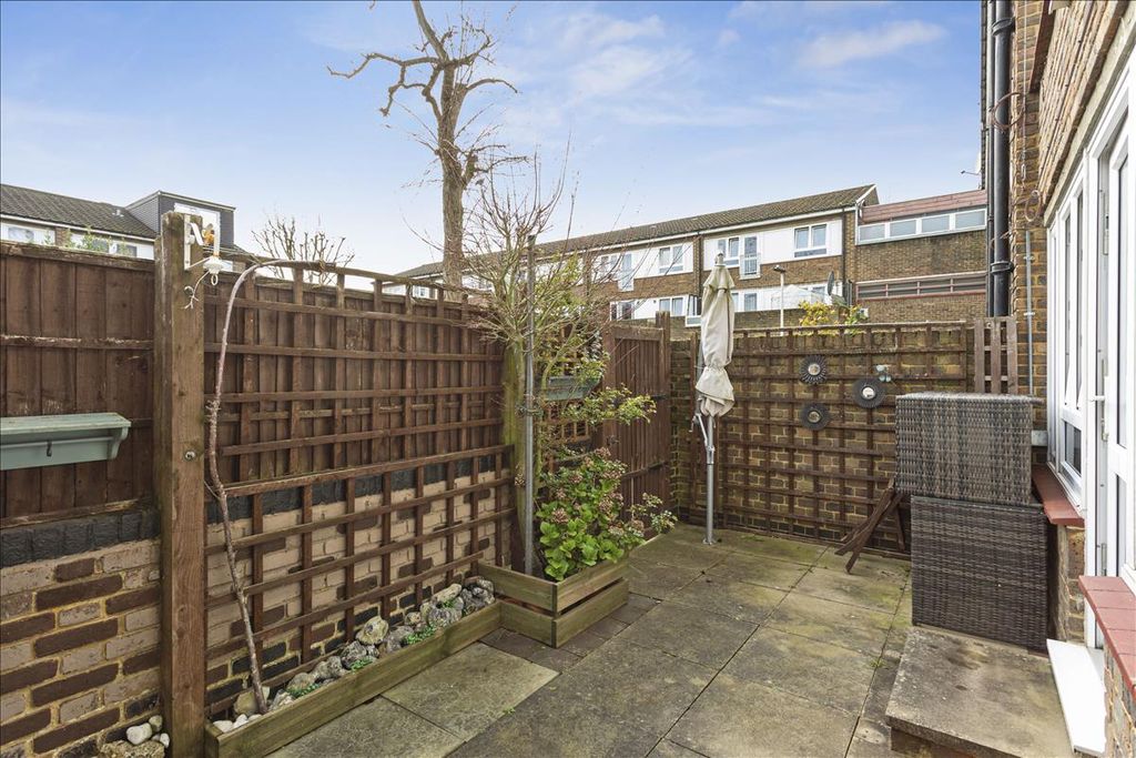 Property photo 3 of 11