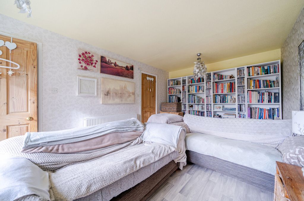 Property photo 2 of 20 1425868-12-69B83d...