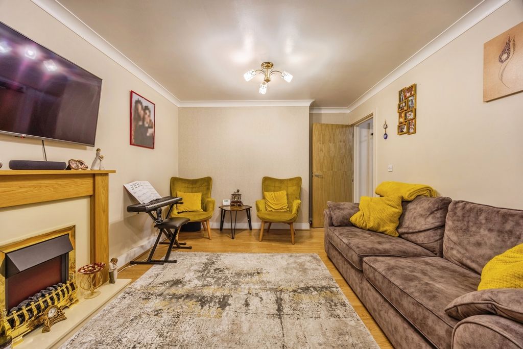 Property photo 2 of 15 Pbox-Img.Jpg