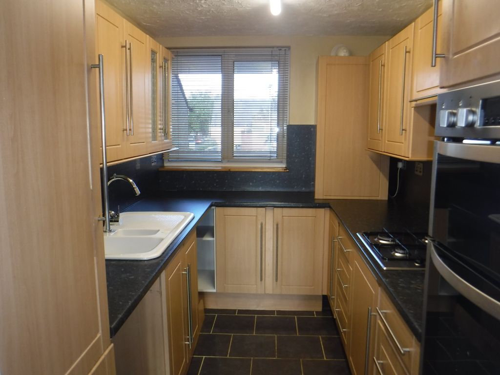 Property photo 2 of 12 Kitchen