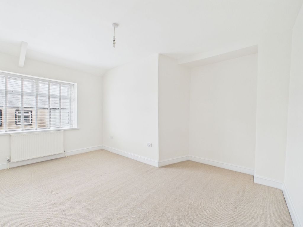 Property photo 2 of 47
