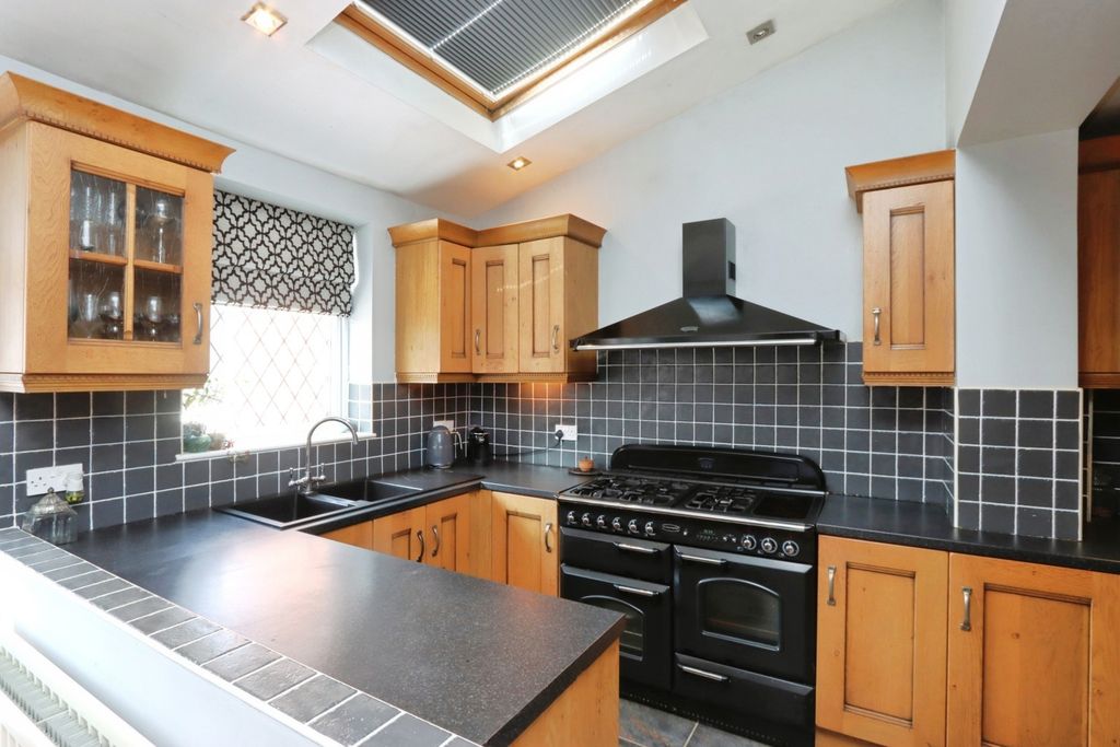 Property photo 2 of 20 Pbox-Img.Jpg