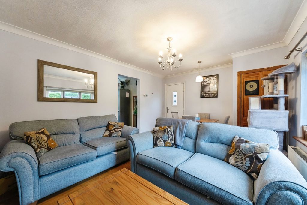 Property photo 2 of 15 Pbox-Img.Jpg