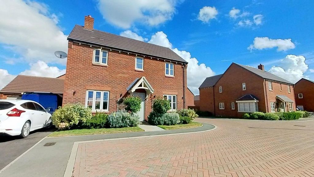 Property photo 1 of 17 Photo 9