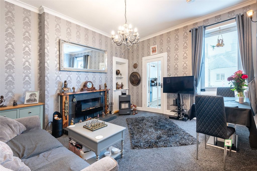 Property photo 3 of 17 Picture 3