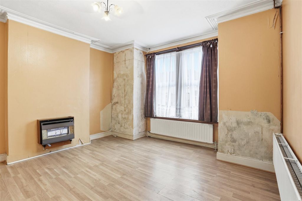 Property photo 2 of 16 1614774563 - 141 Park Lane, Sm5 - 16.Jpg