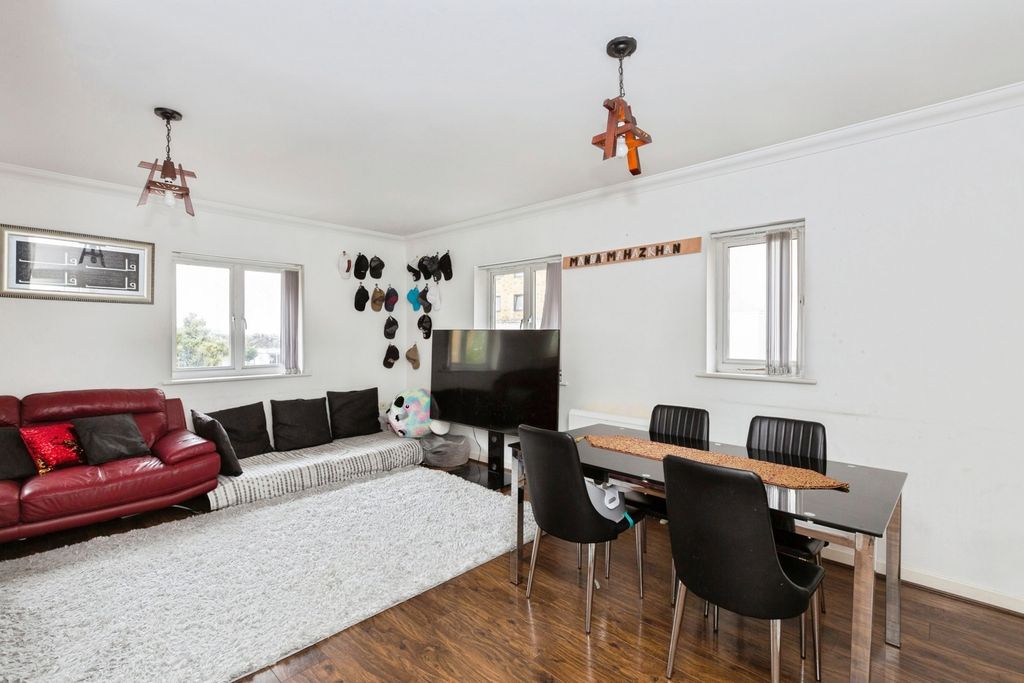 Property photo 1 of 18 Photo