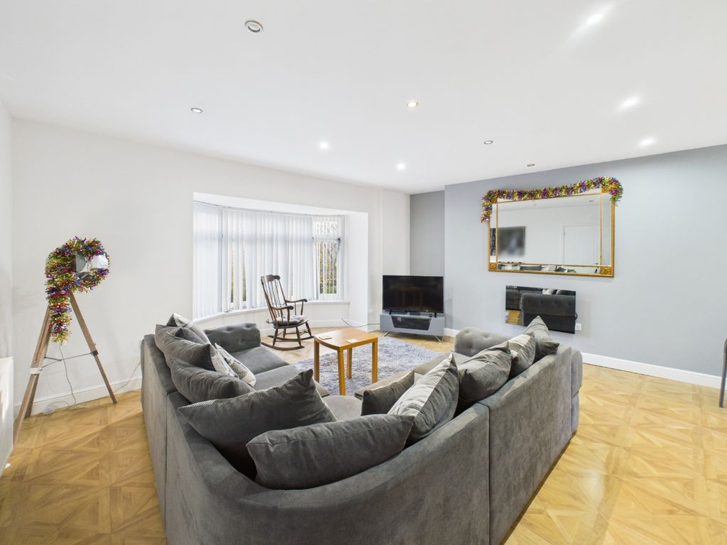 Additional image 5 of 2 bed flat for salePrinces Avenue, Hull HU5