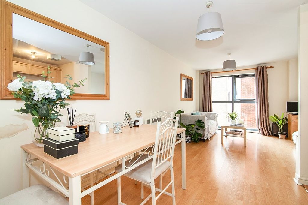 Property photo 2 of 8 Picture No. 16