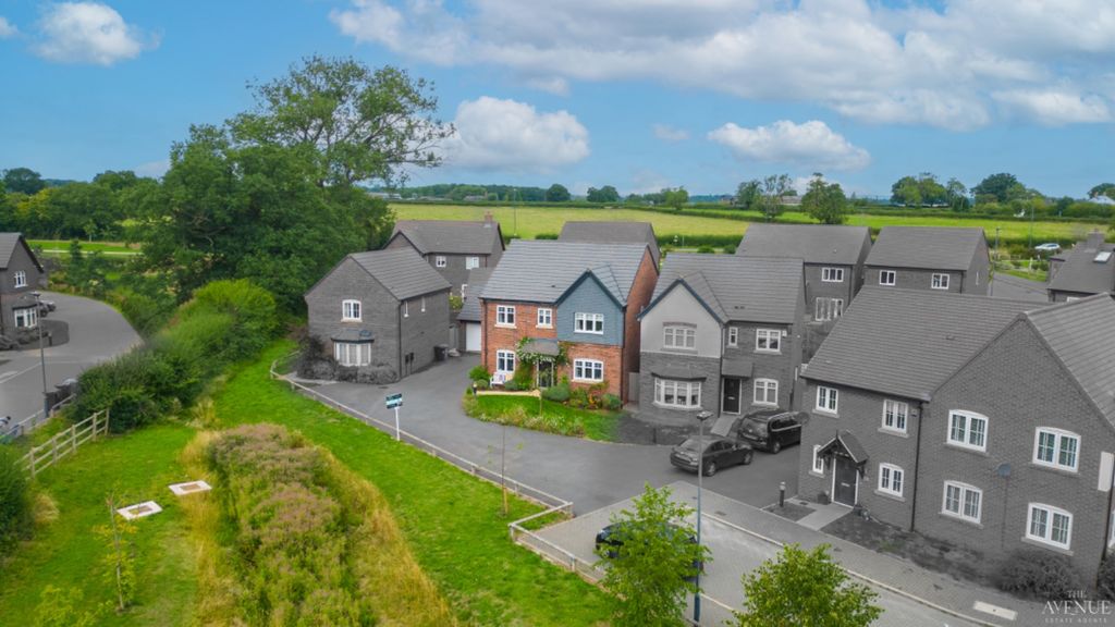 Property photo 1 of 36 4014190