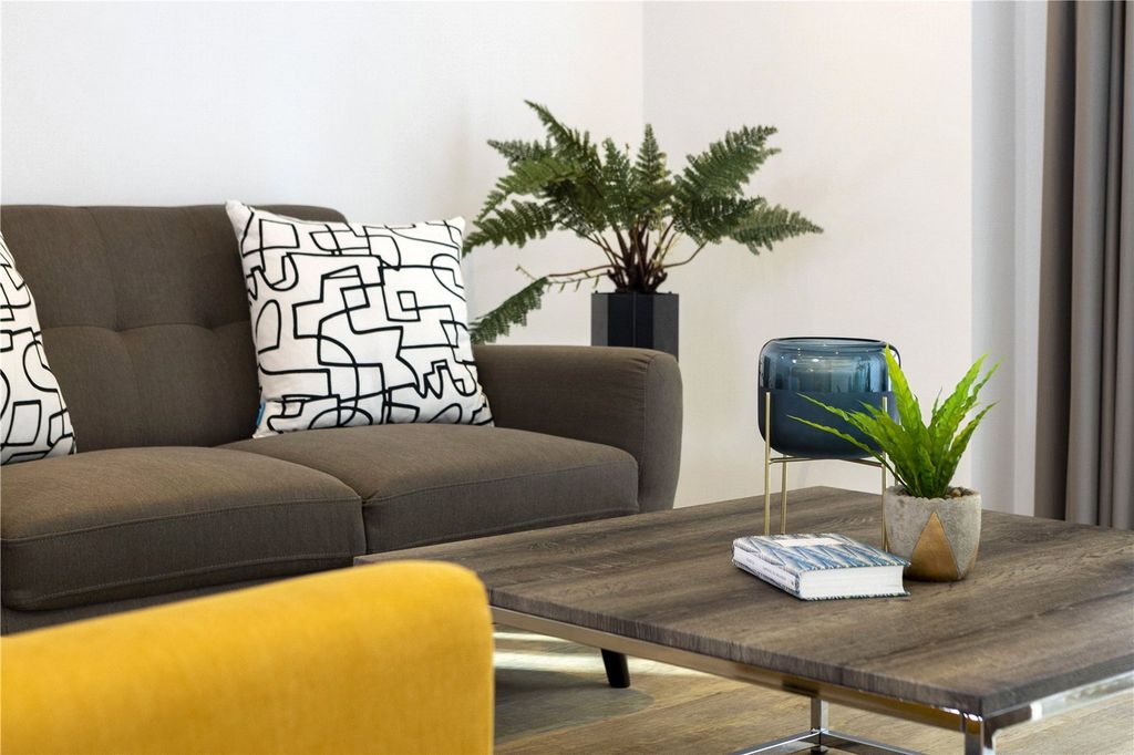 Property photo 3 of 11 Lounge 2