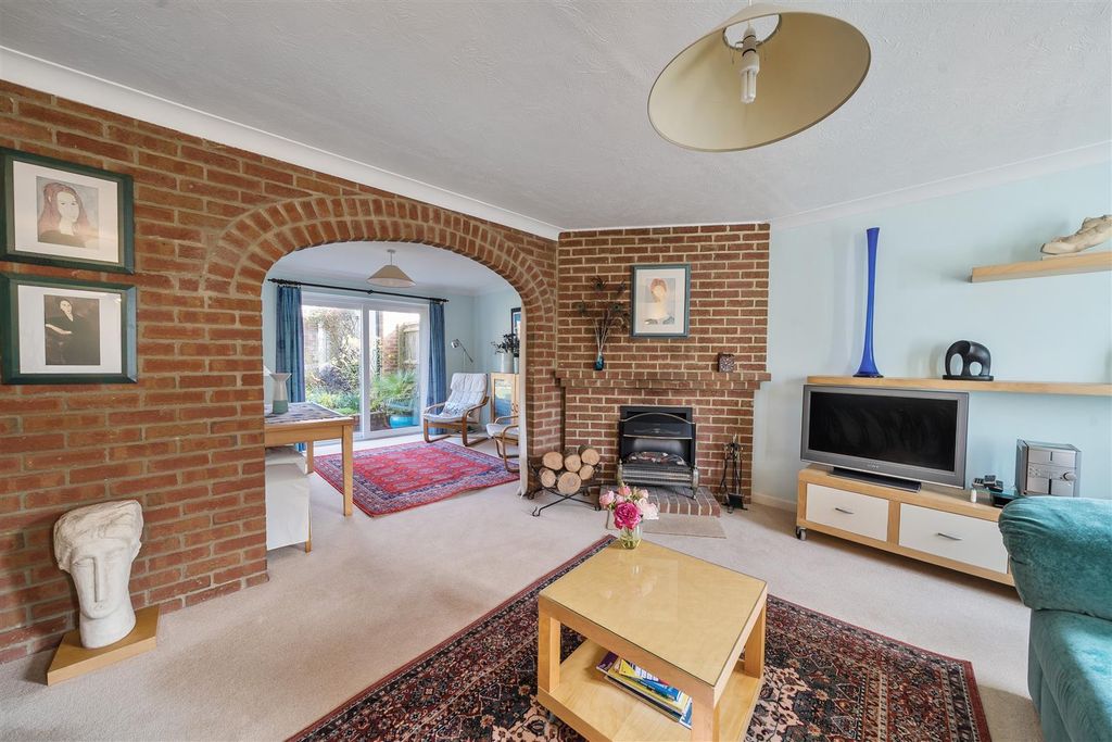 Property photo 2 of 20 Sitting Room