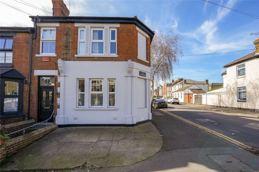 Property photo 1 of 18 External