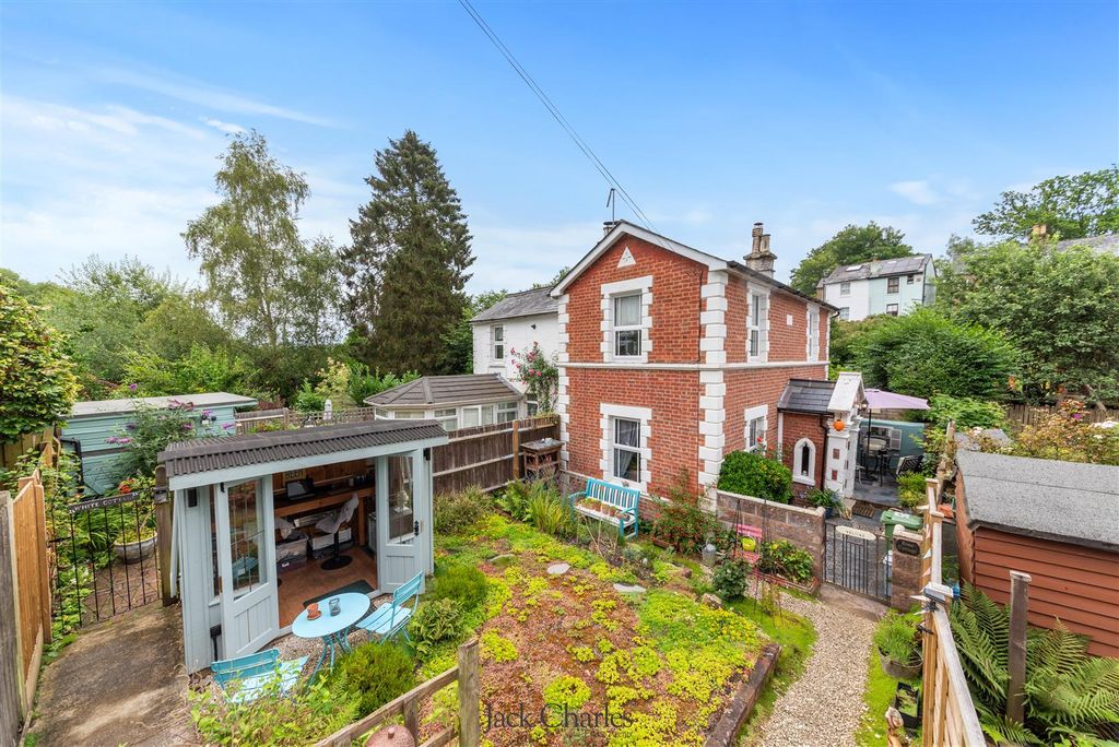 Property photo 1 of 18
