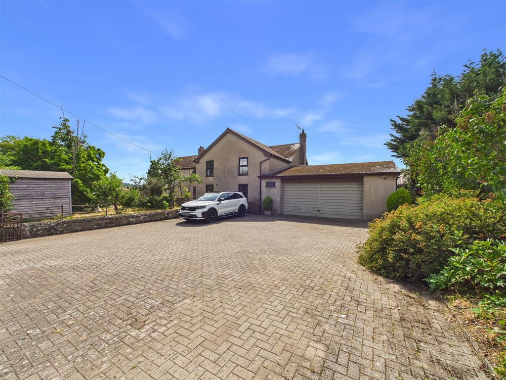 Property photo 1 of 44
