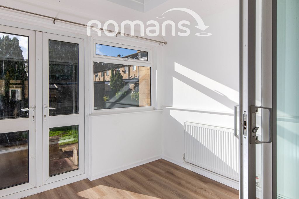 Property photo 3 of 11 8