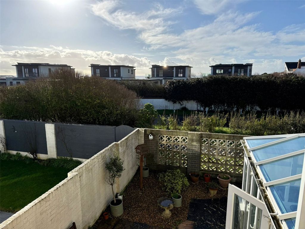 Property photo 2 of 18 Picture No. 01