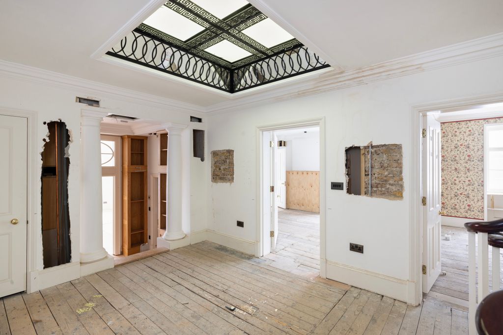 Property photo 3 of 11