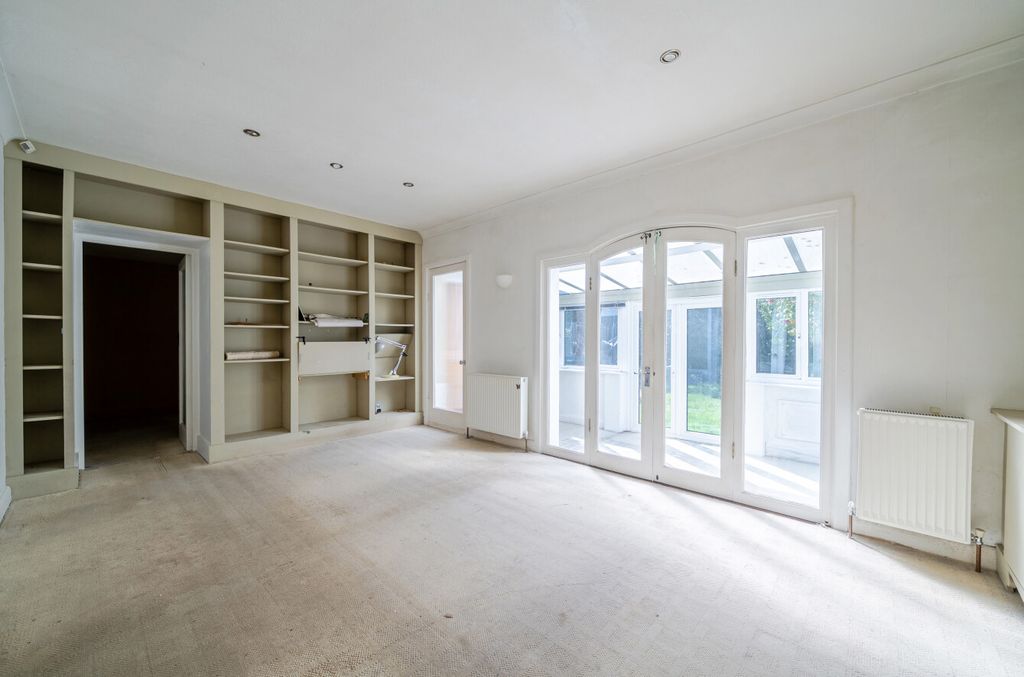 Property photo 3 of 16 1448913-12-69E90d...