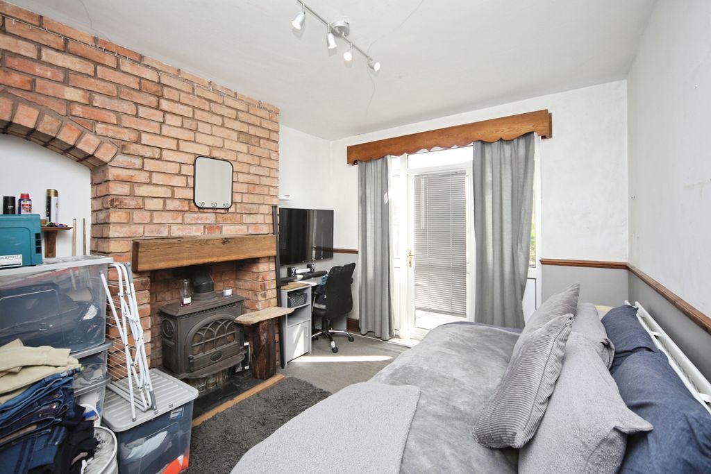 Property photo 3 of 13