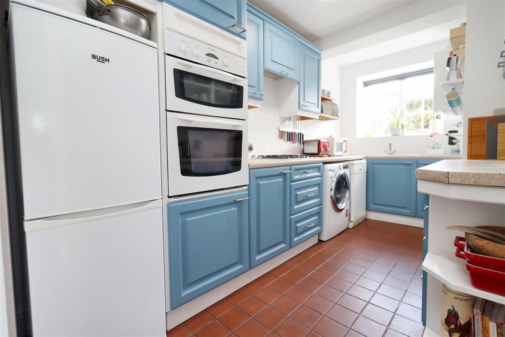 Property photo 3 of 15