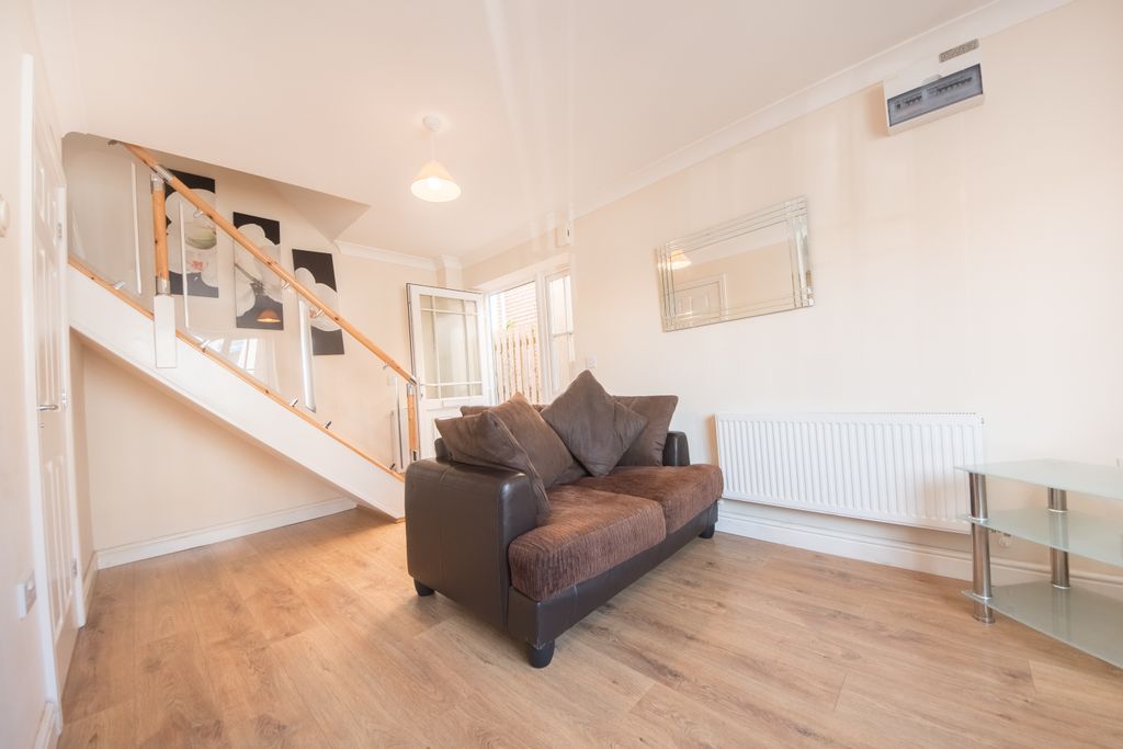 Property photo 1 of 9 Lounge