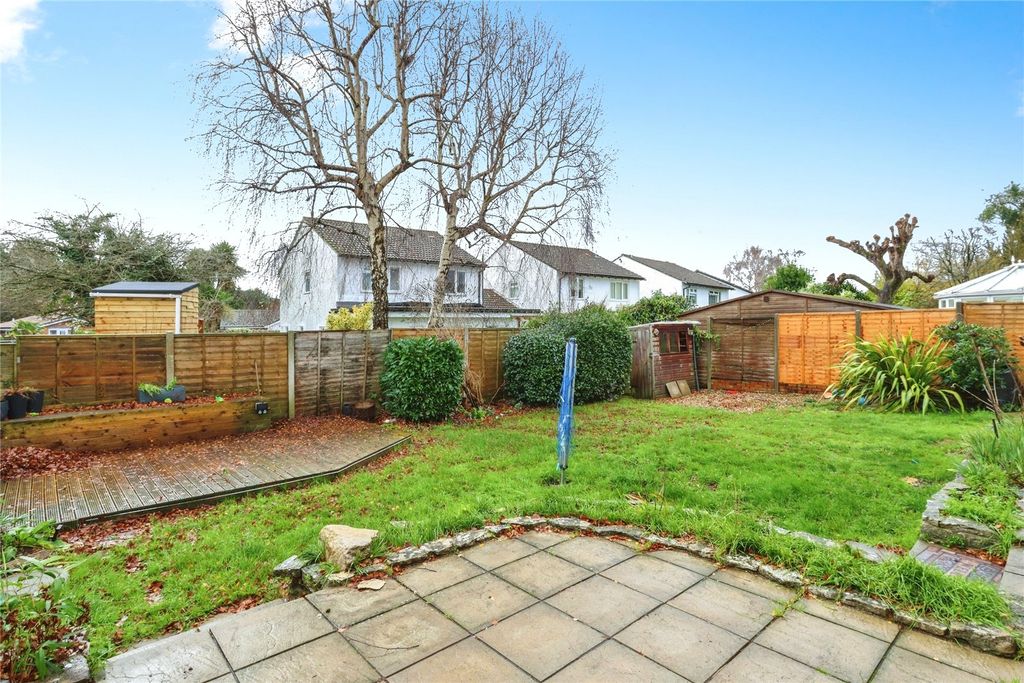 Property photo 2 of 18 Picture No. 24