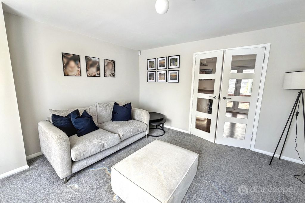 Property photo 3 of 23 5256094