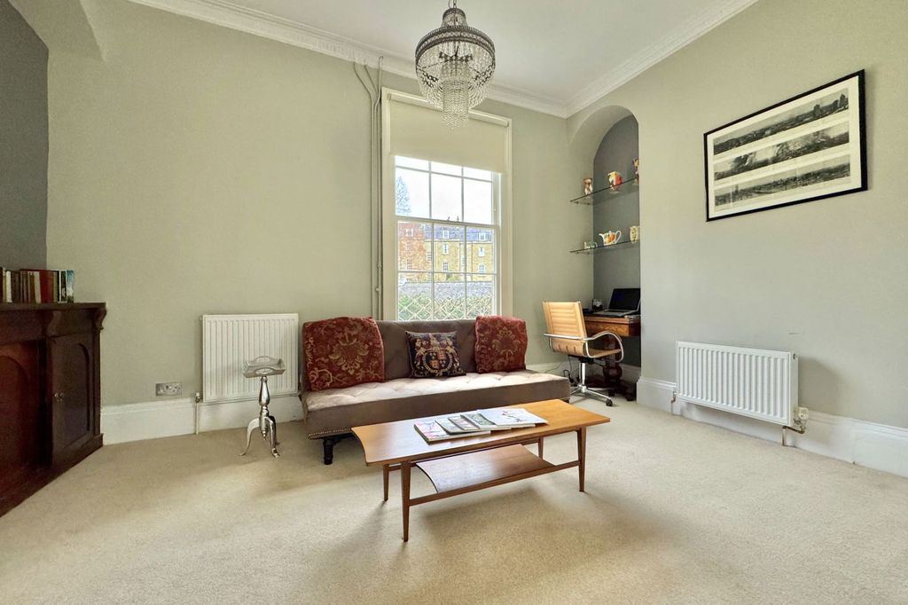 Property photo 3 of 25