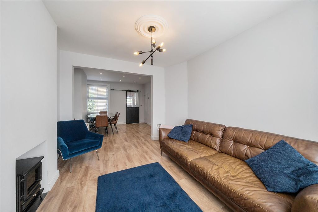Property photo 3 of 20 Reception/Dining Room