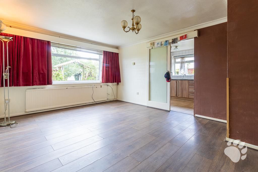 Property photo 3 of 17 Lounge