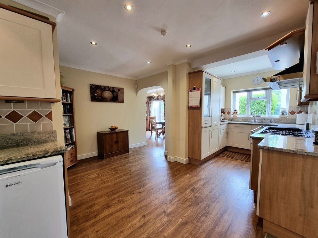 Property photo 3 of 46