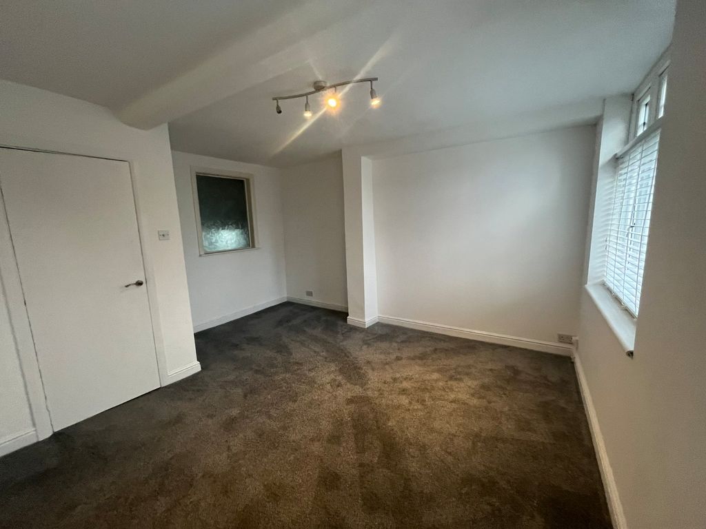 Property photo 3 of 6 Picture No. 04