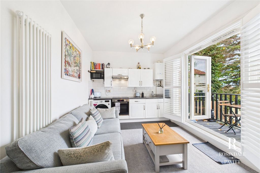 Property photo 3 of 23 Picture 3