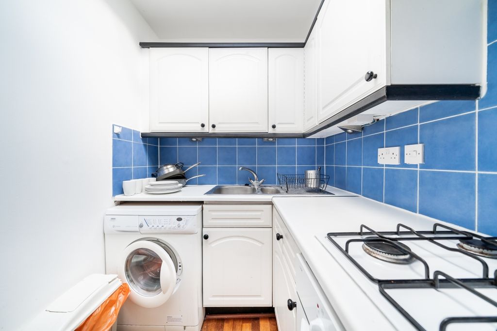 Property photo 3 of 11 5