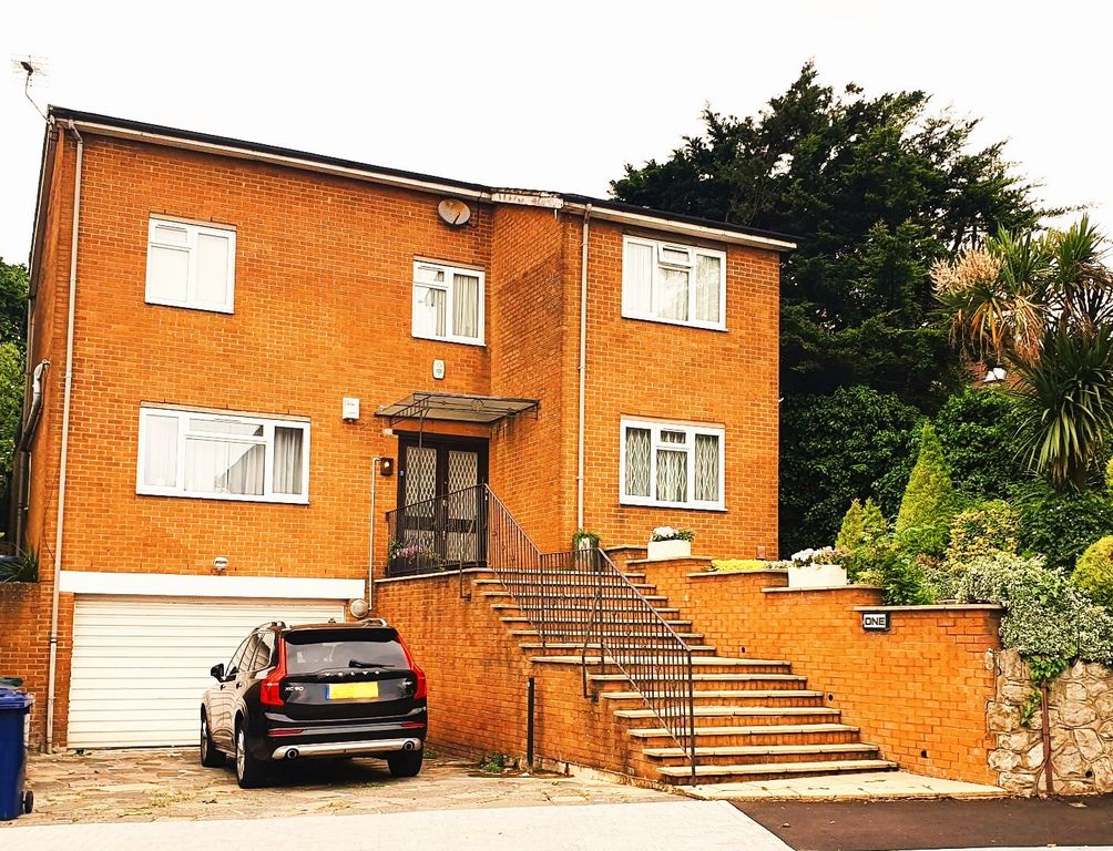 Property photo 1 of 13