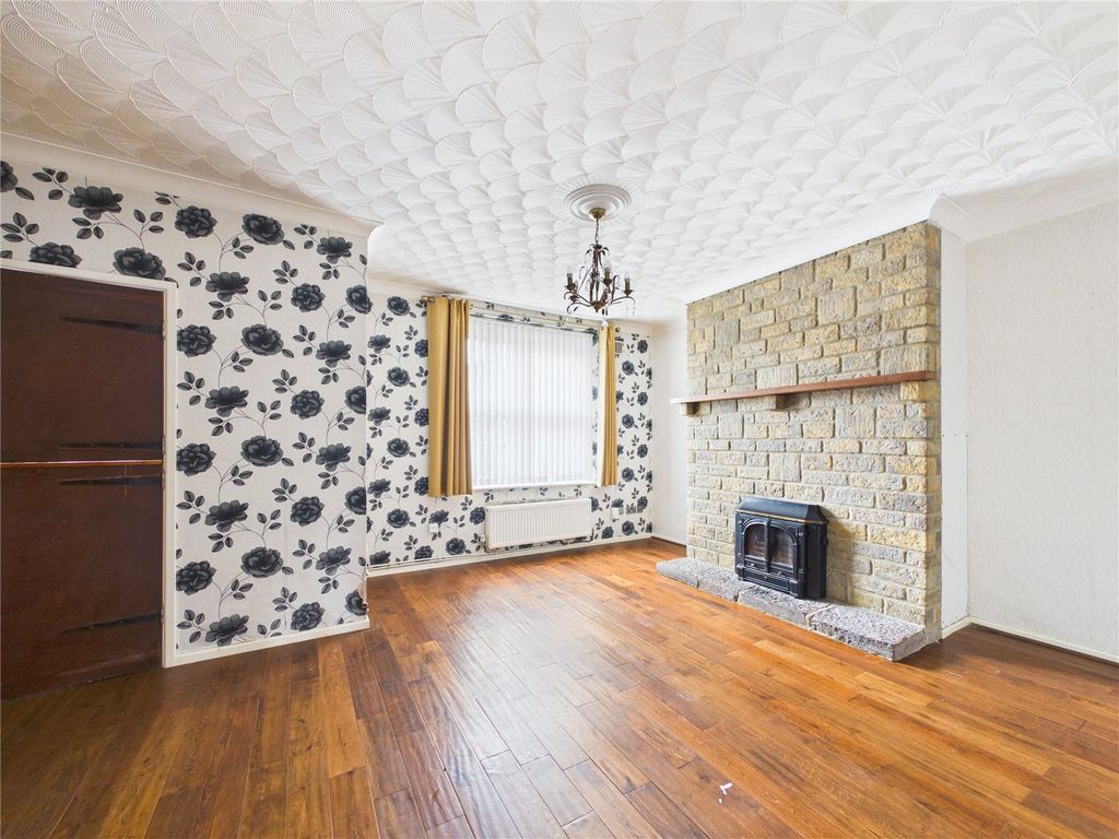 Property photo 2 of 17 Picture No. 11