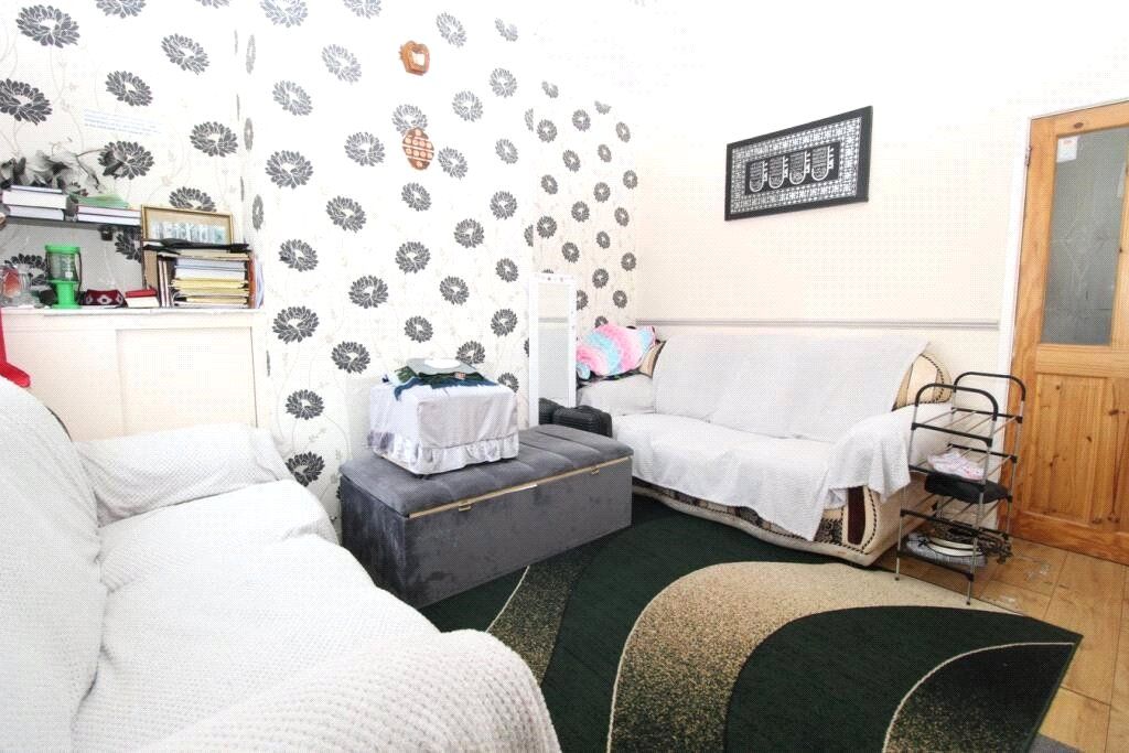 Property photo 3 of 7 Photo