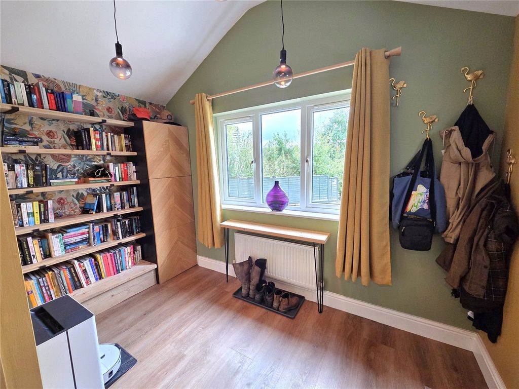 Property photo 3 of 28 Picture No. 04