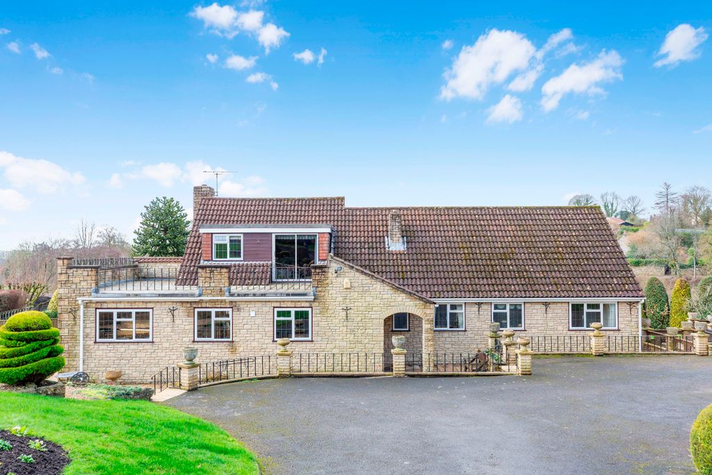 Property photo 1 of 30