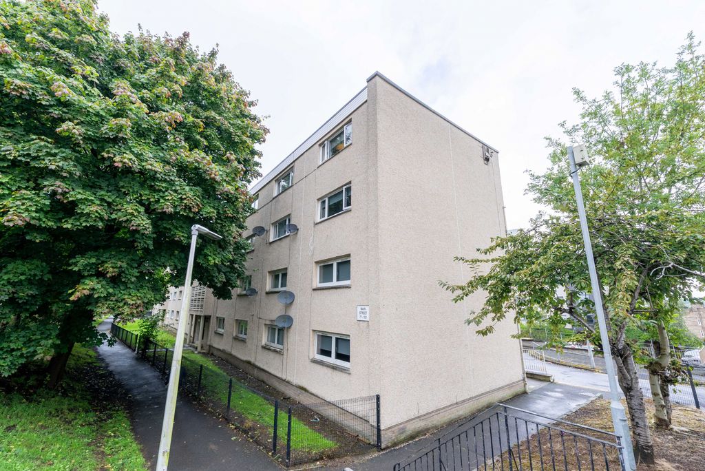 Property photo 1 of 15 2 Bedroom Flat For Sale