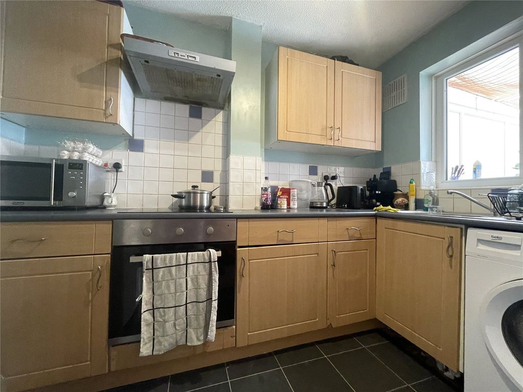Property photo 3 of 5 Kitchen