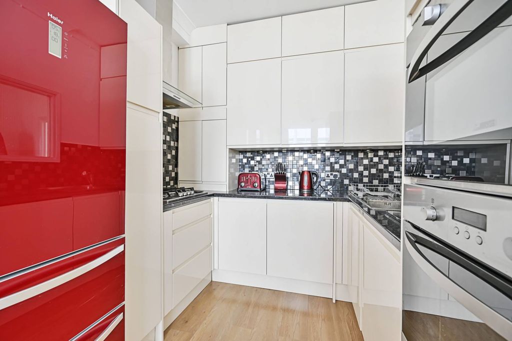 Property photo 1 of 8