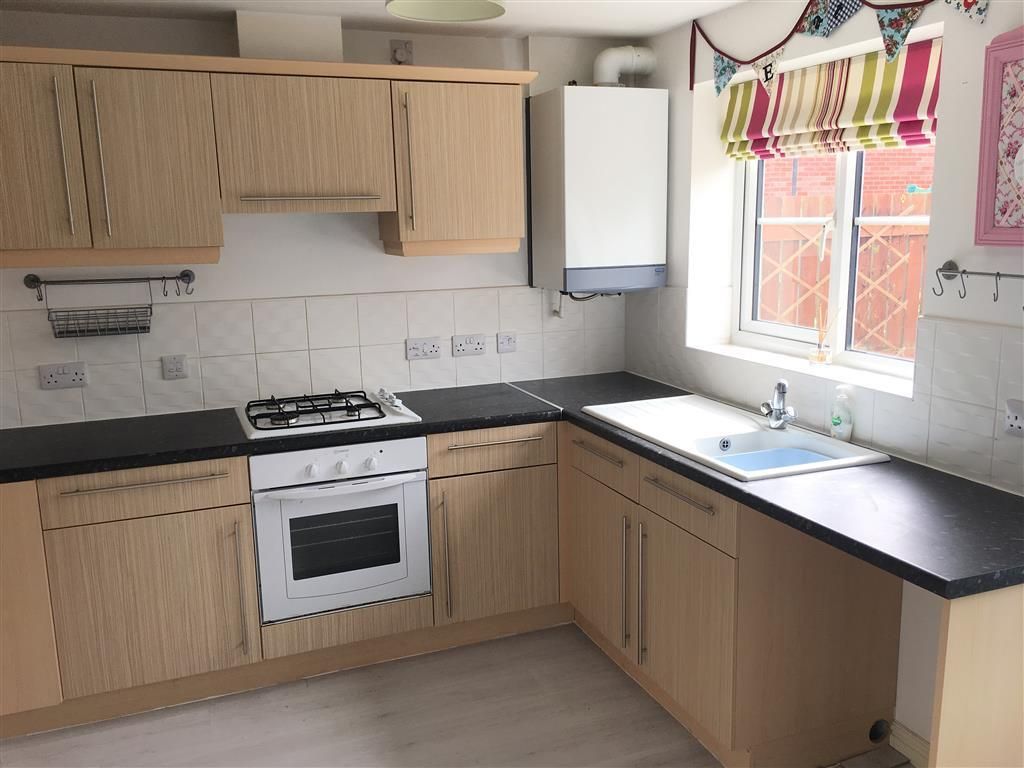 Property photo 2 of 7 Kitchen