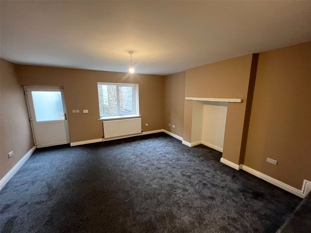Property photo 2 of 15 Picture No. 21