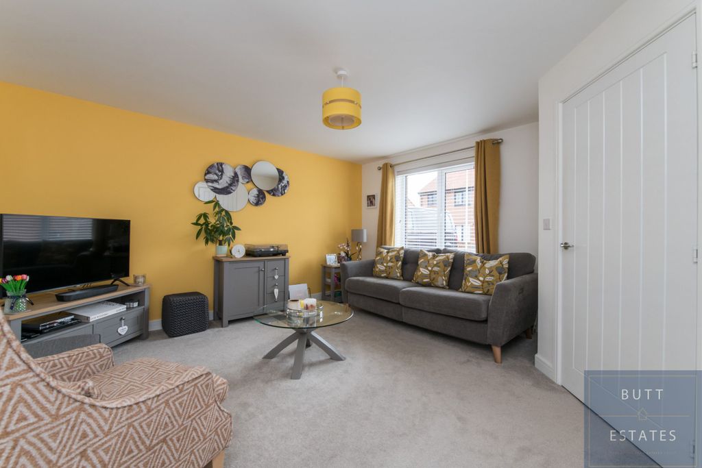 Property photo 2 of 11
